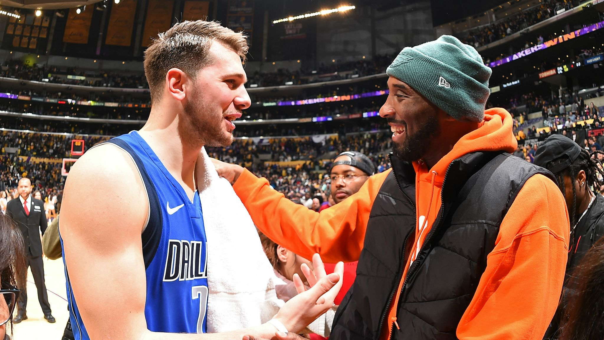 东契奇爆发新星，掀起高潮刷新纪录，老鹰球队迎来希望！-半岛体育官网